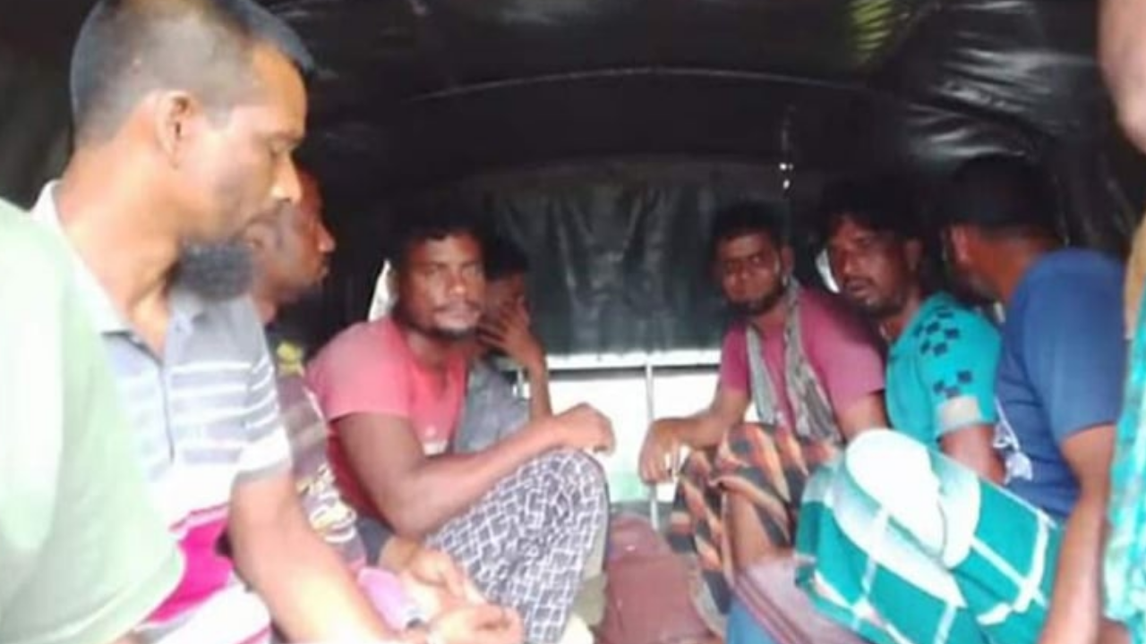 সুন্দরবন থেকে ৮ জেলে আটক